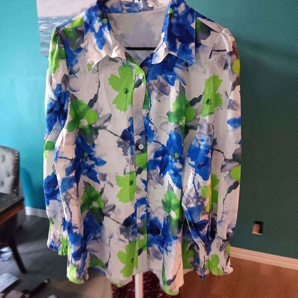 Floral Blue and Green Women's Blouse NWOT